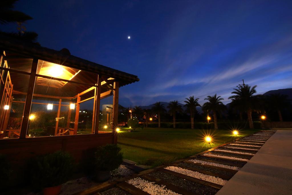 Flowers Bed&Breakfast Ji'an Exterior foto